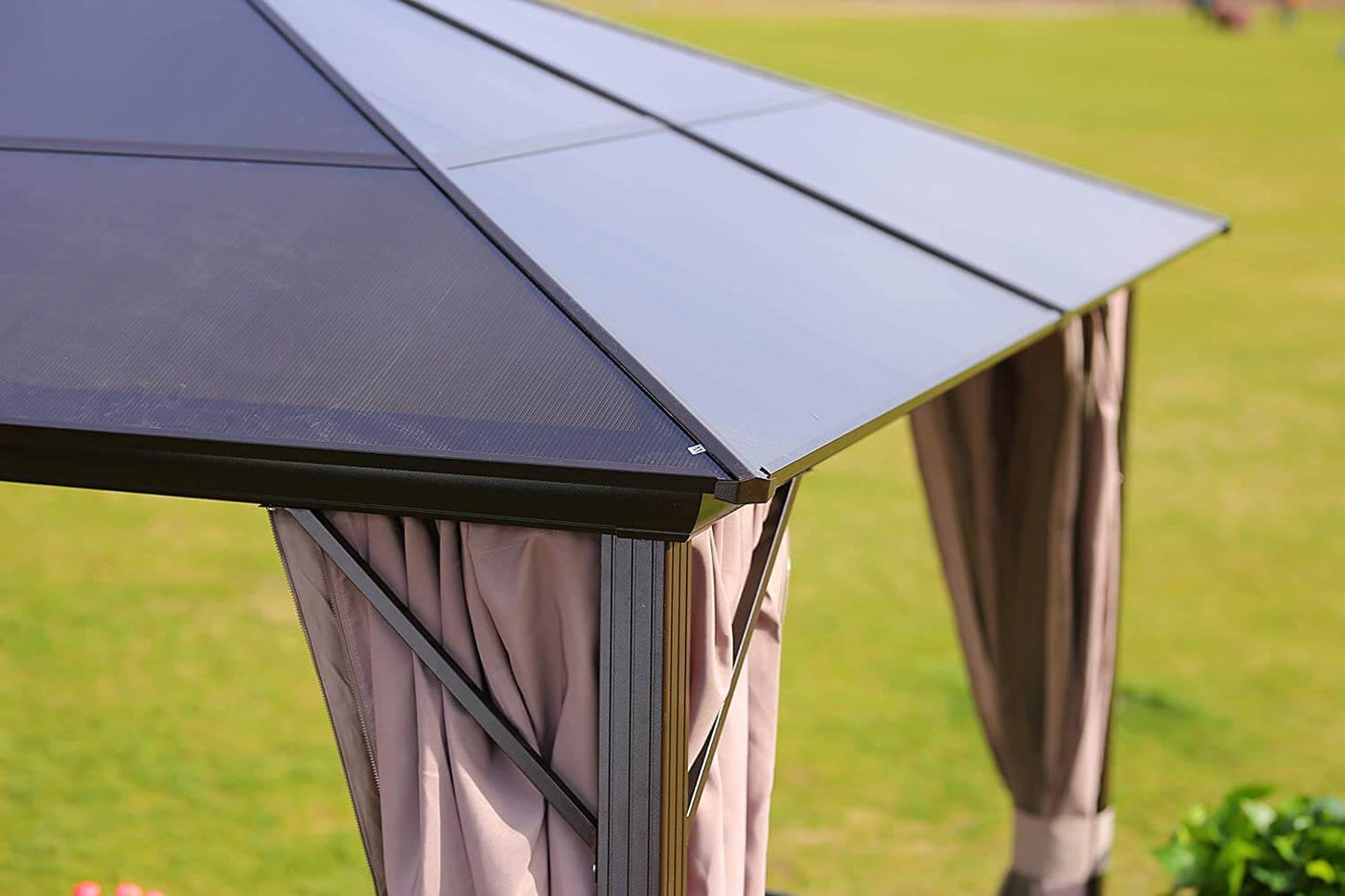 Garden Gazebo with Hardtop
